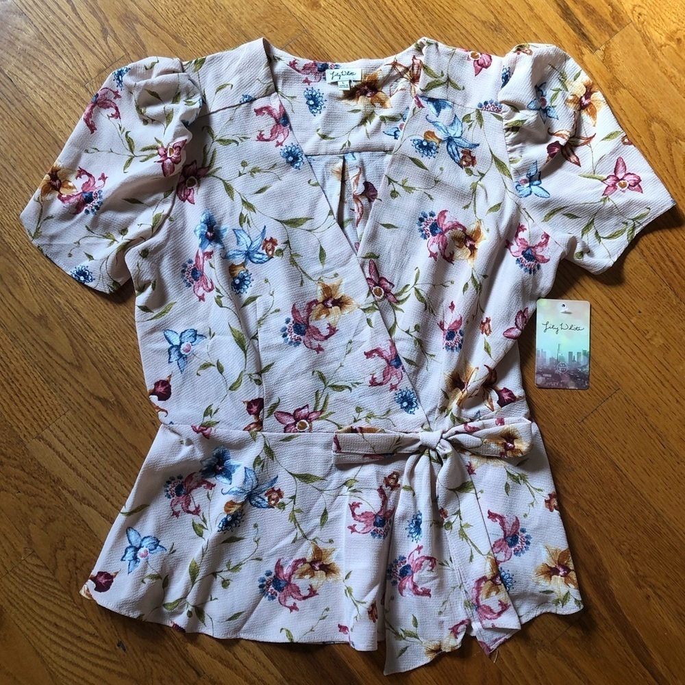 Lily White pink floral faux wrap short sleeve Top